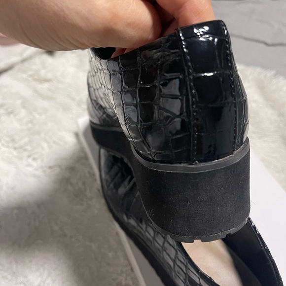 Aldo , black synthetic shiny croco textured loafers . Size 6 1/2 - Picture 2 of 6